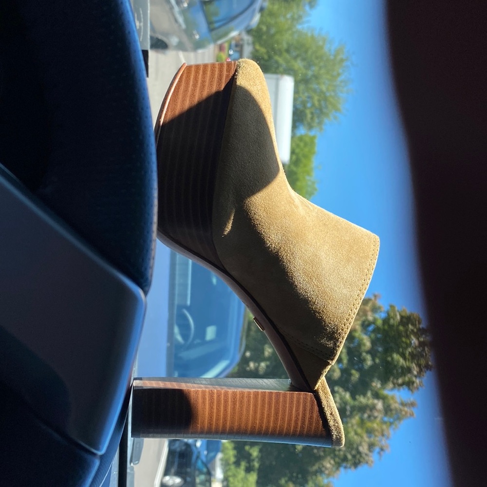 🔖 VERONICA BEARD Maren Platform Suede Clog Desert